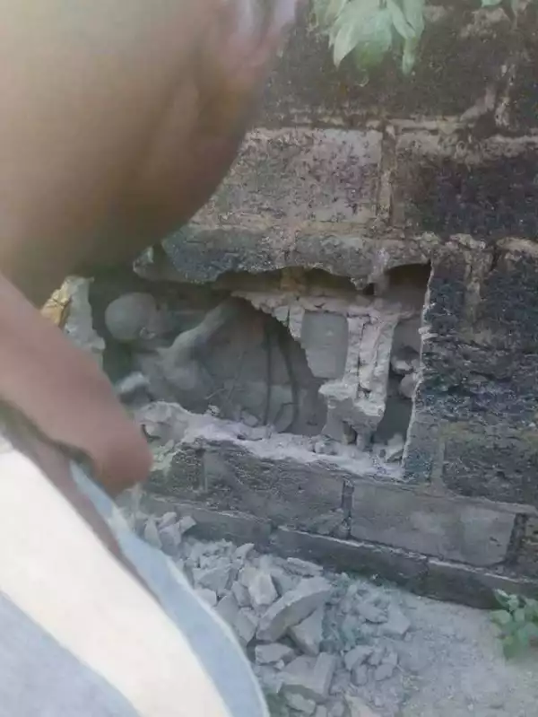 Boy Found In A Moulded Block In Ondo, Rescued By Breaking The Walls (Photos)